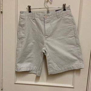 Good Condition Vineyard Vines short. Size 30. Club Short.